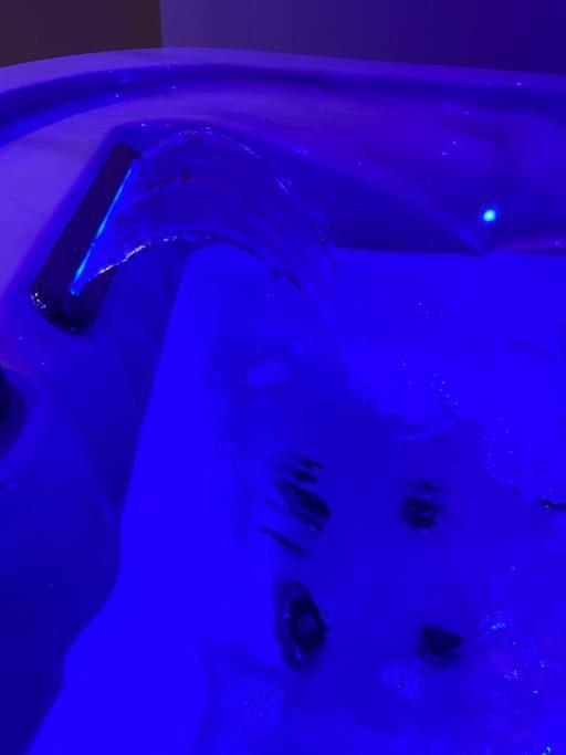 Maison Avec Jacuzzi Оранж Екстериор снимка